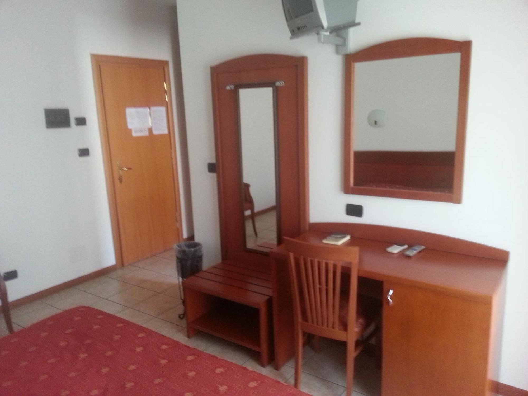 Real Asturias Hotel Acquappesa Kamer foto